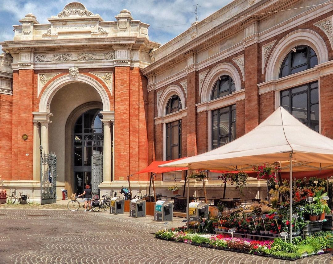 Piazza A. Costa – mercoledì e sabato mattina