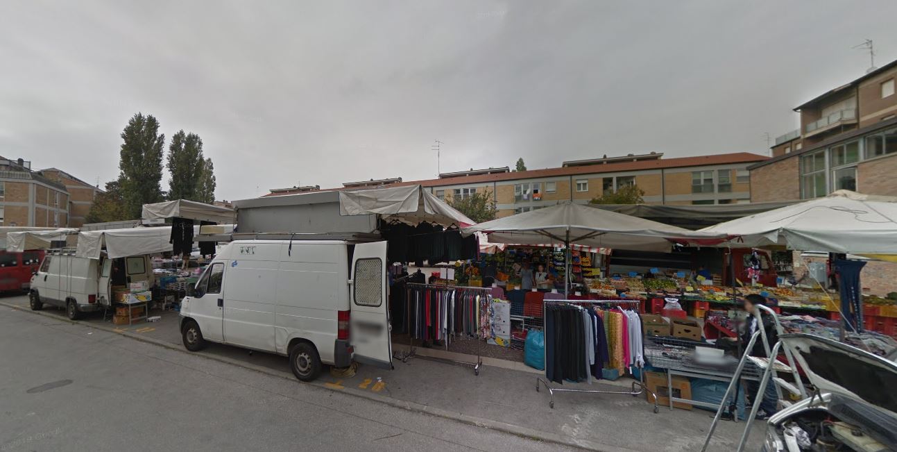 Piazza Medaglie d’Oro – venerdì mattina