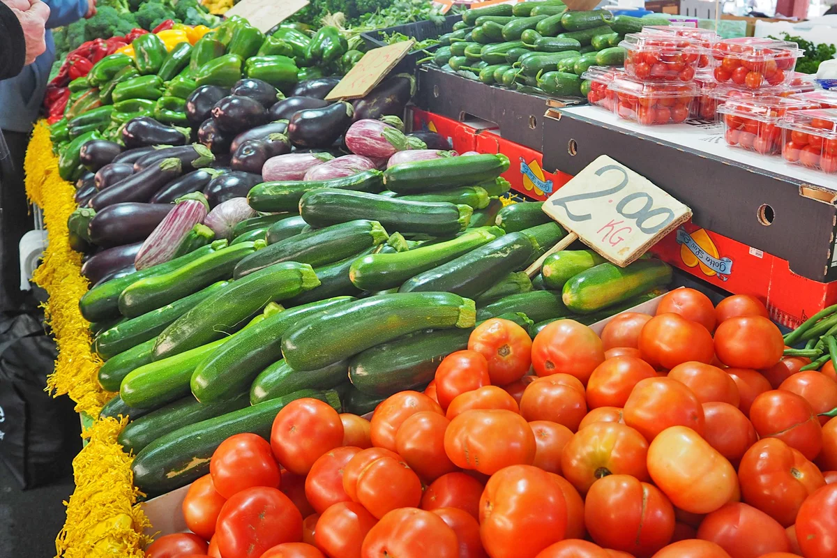 PIANGIPANE – piazza XXII Giugno – giovedì mattina