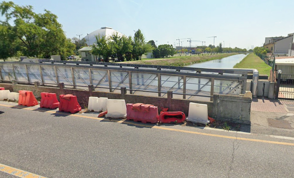 Al via il 9 dicembre i lavori propedeutici alla ricostruzione del ponte di via Trieste sullo scolo Lama: per circa dieci giorni si circolerà a senso unico alternato